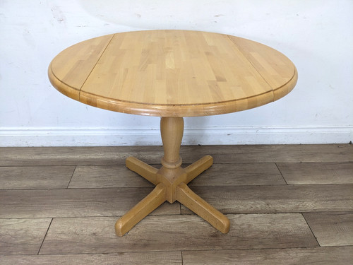 Dining table small - table,